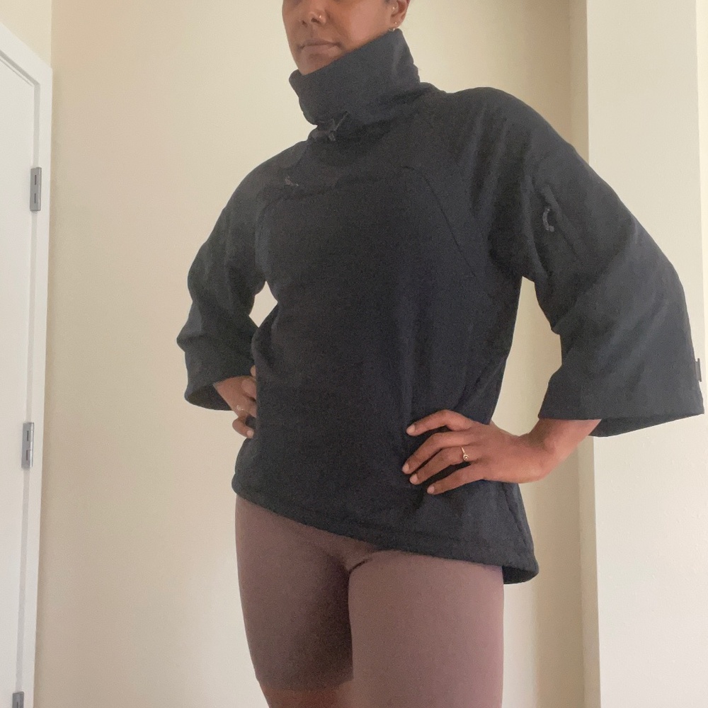 Black loose sweatshirt top